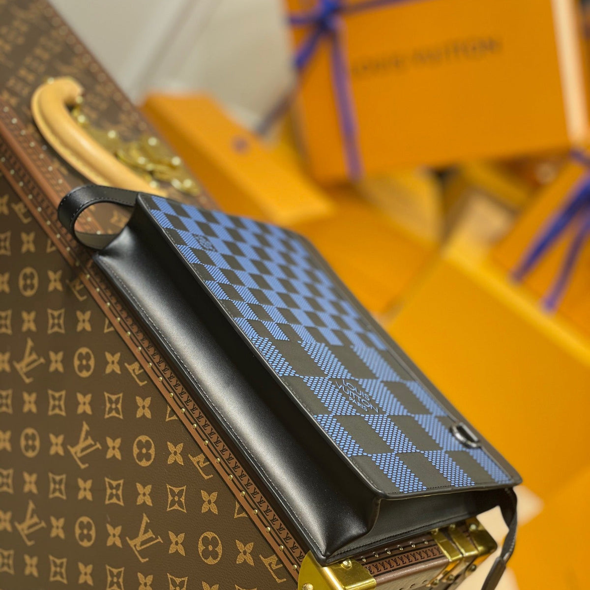 LOU POCHETTE VOYAGE MM