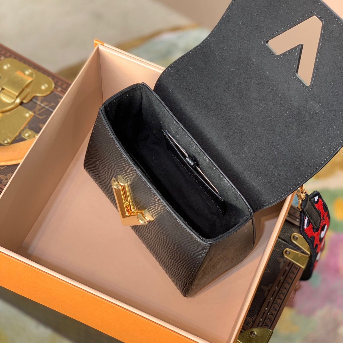 LOU TWIST PM BAG