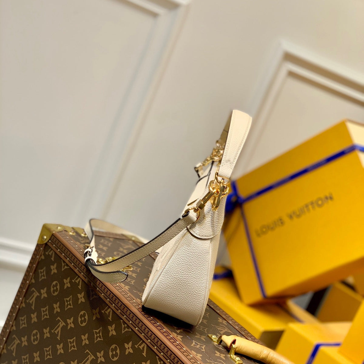 LOU BAGATELLE BAG