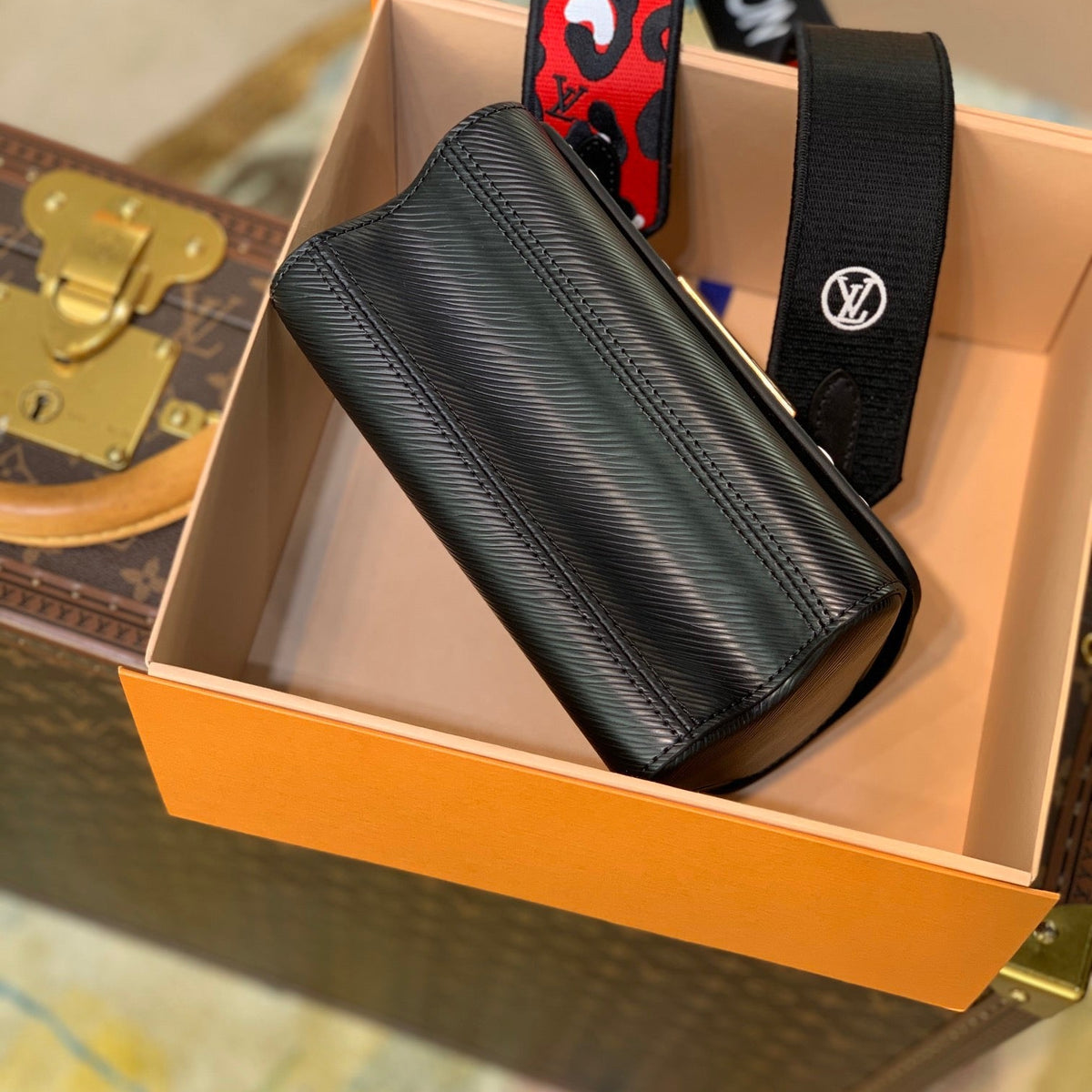 LOU TWIST PM BAG