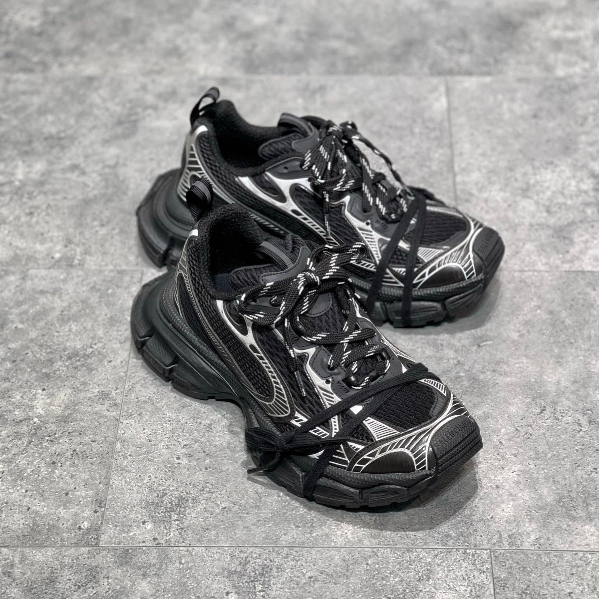 BAL 3XL TRAINERS