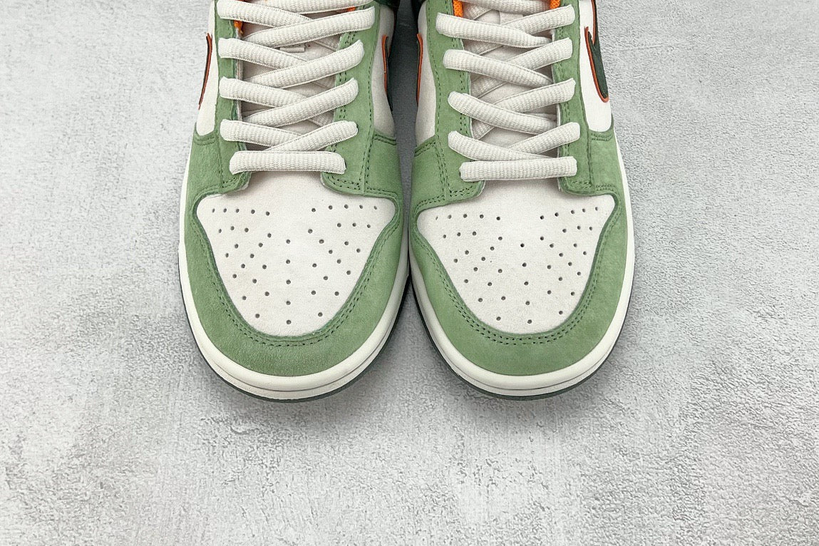 DUNK LOW x OTOMO KATUSHIRO