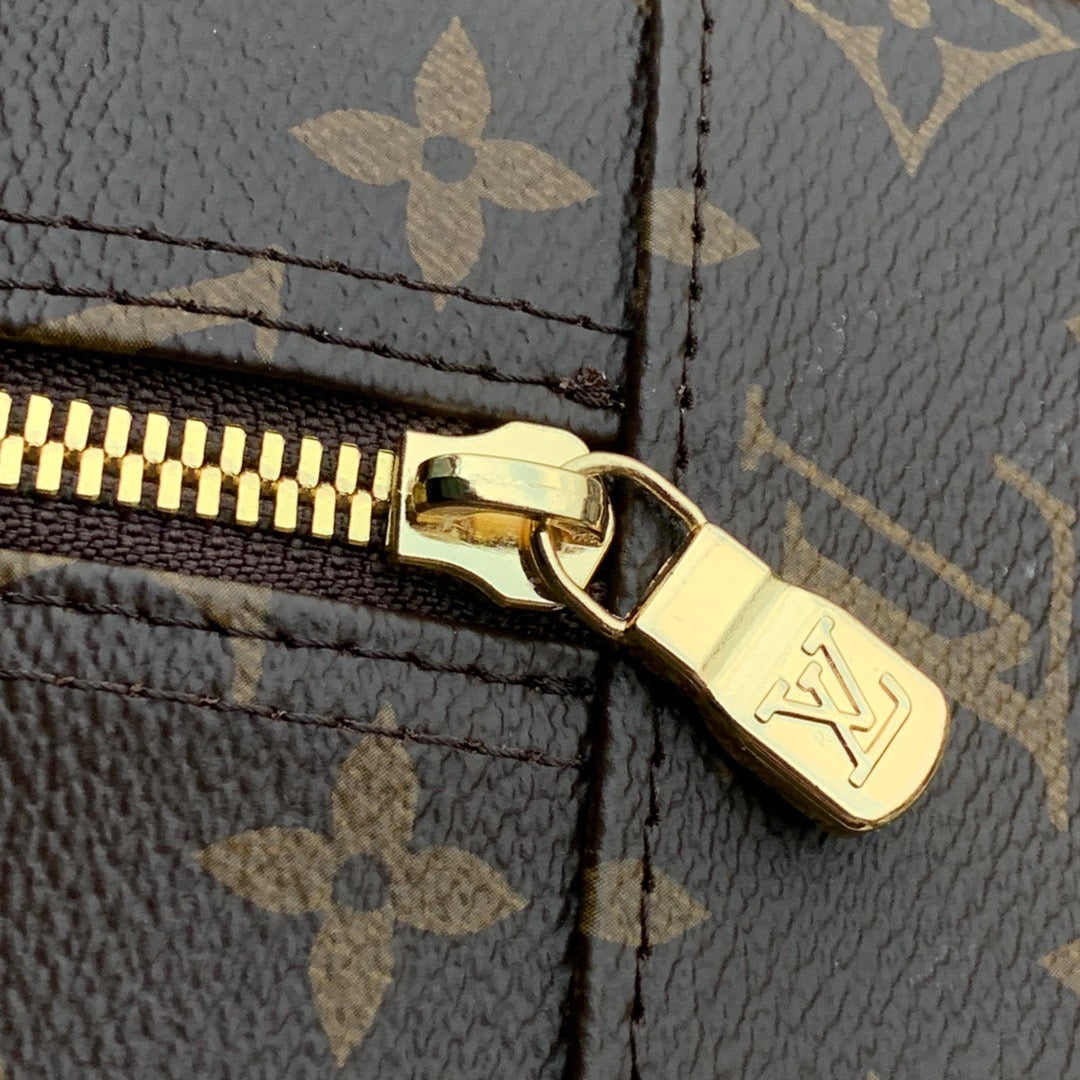 LOU TOILETRY BAG 25