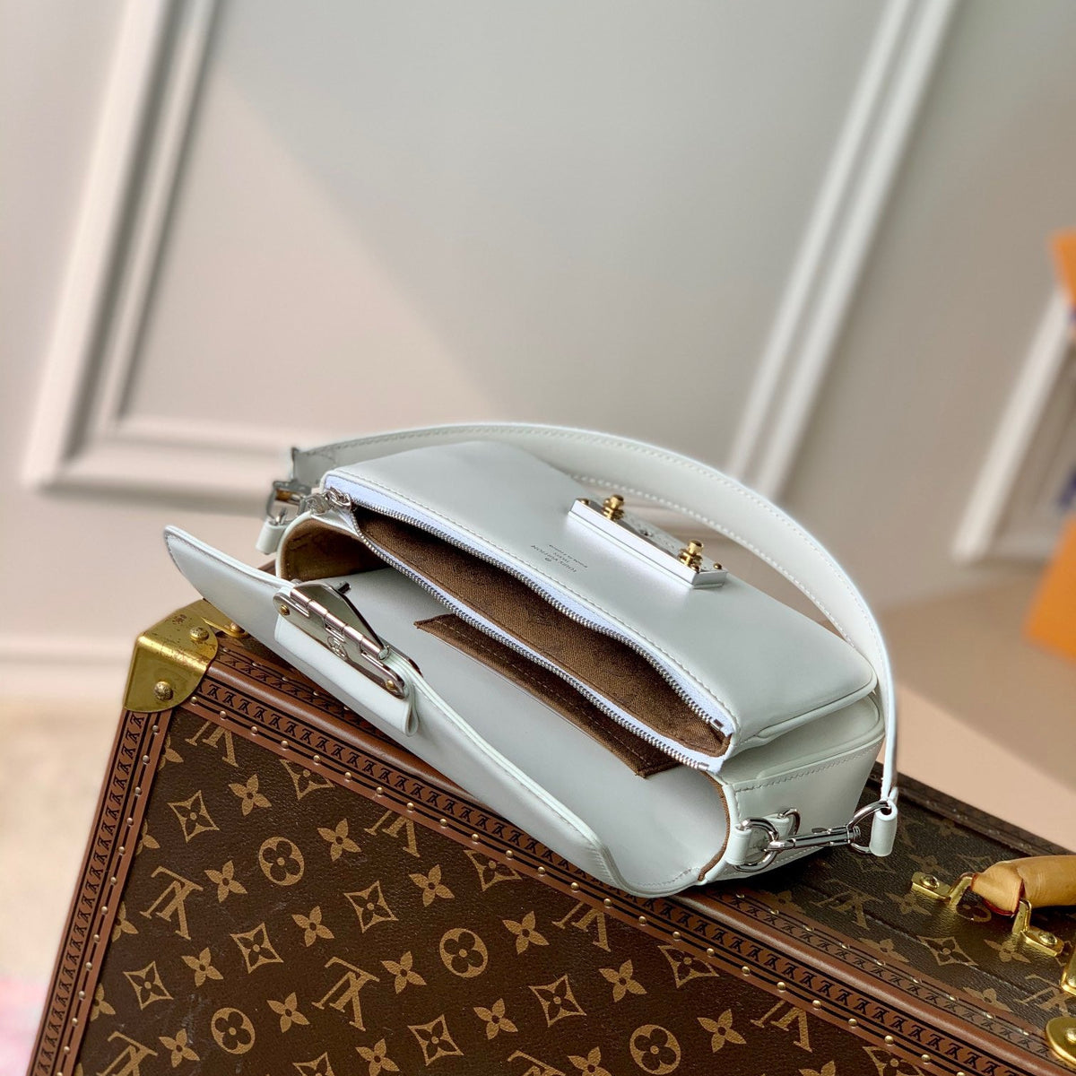 LOU SWING BAG