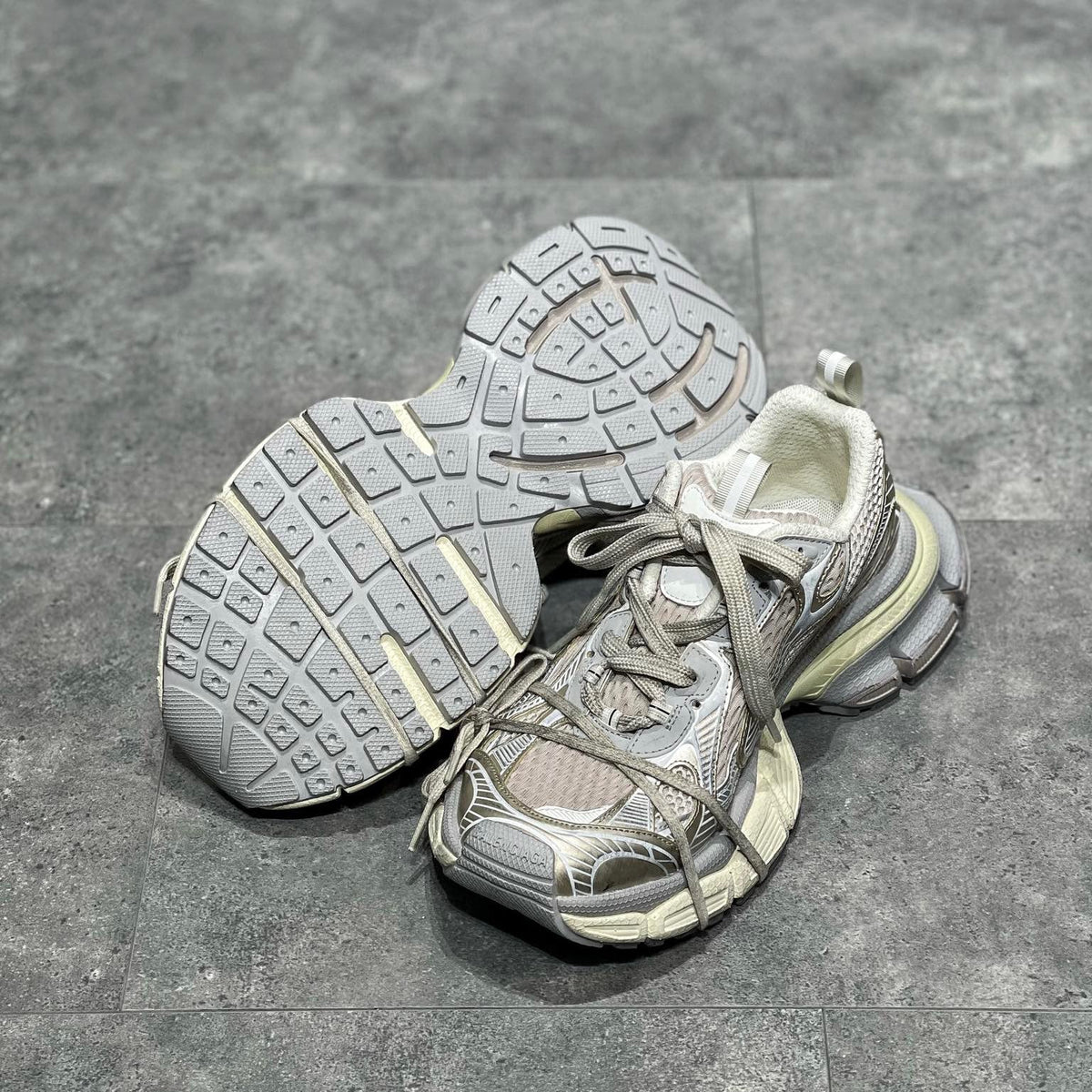 BAL 3XL TRAINERS