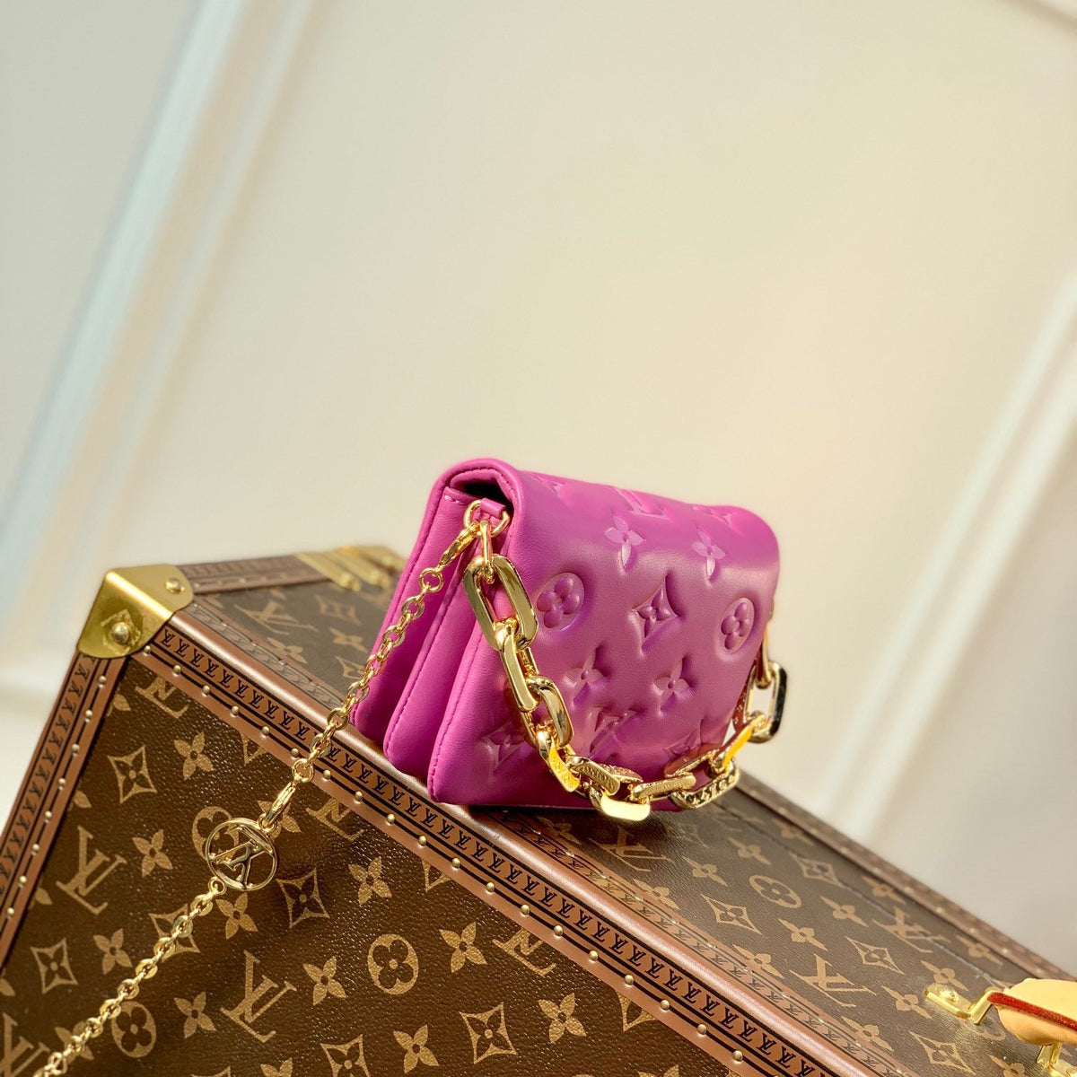 LOU BELTBAG COUSSIN