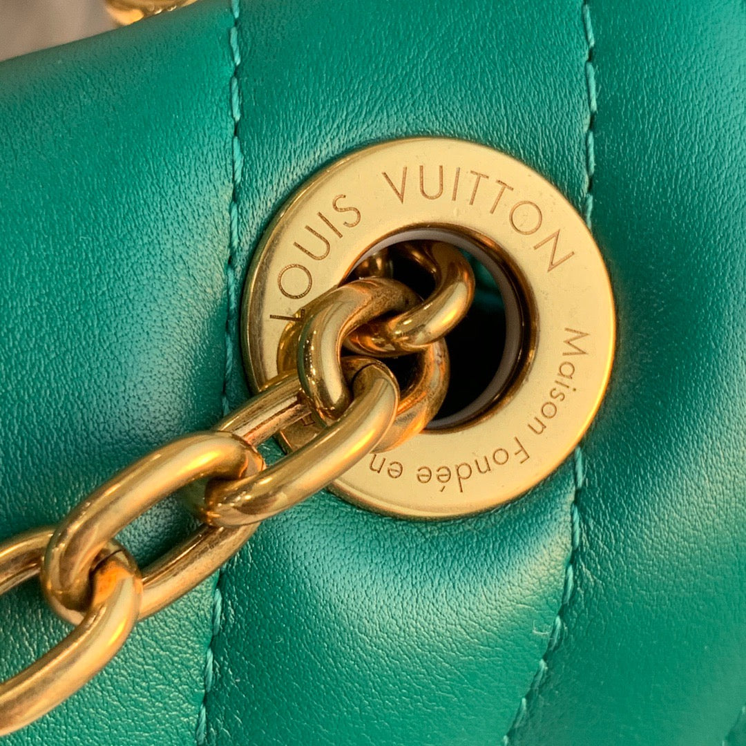 LOU NEW WAVE CHAIN BAG
