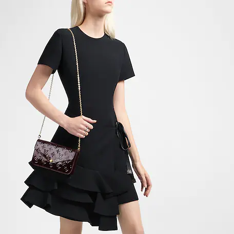 Pochette Félicie Monogram Vernis
