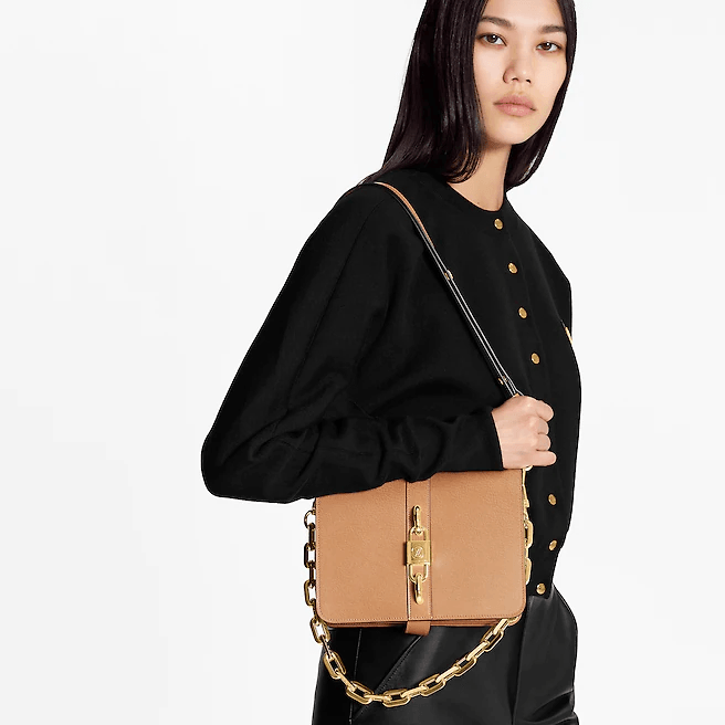 Ava’s Mode Rendez-Vous Leather Lock Bag