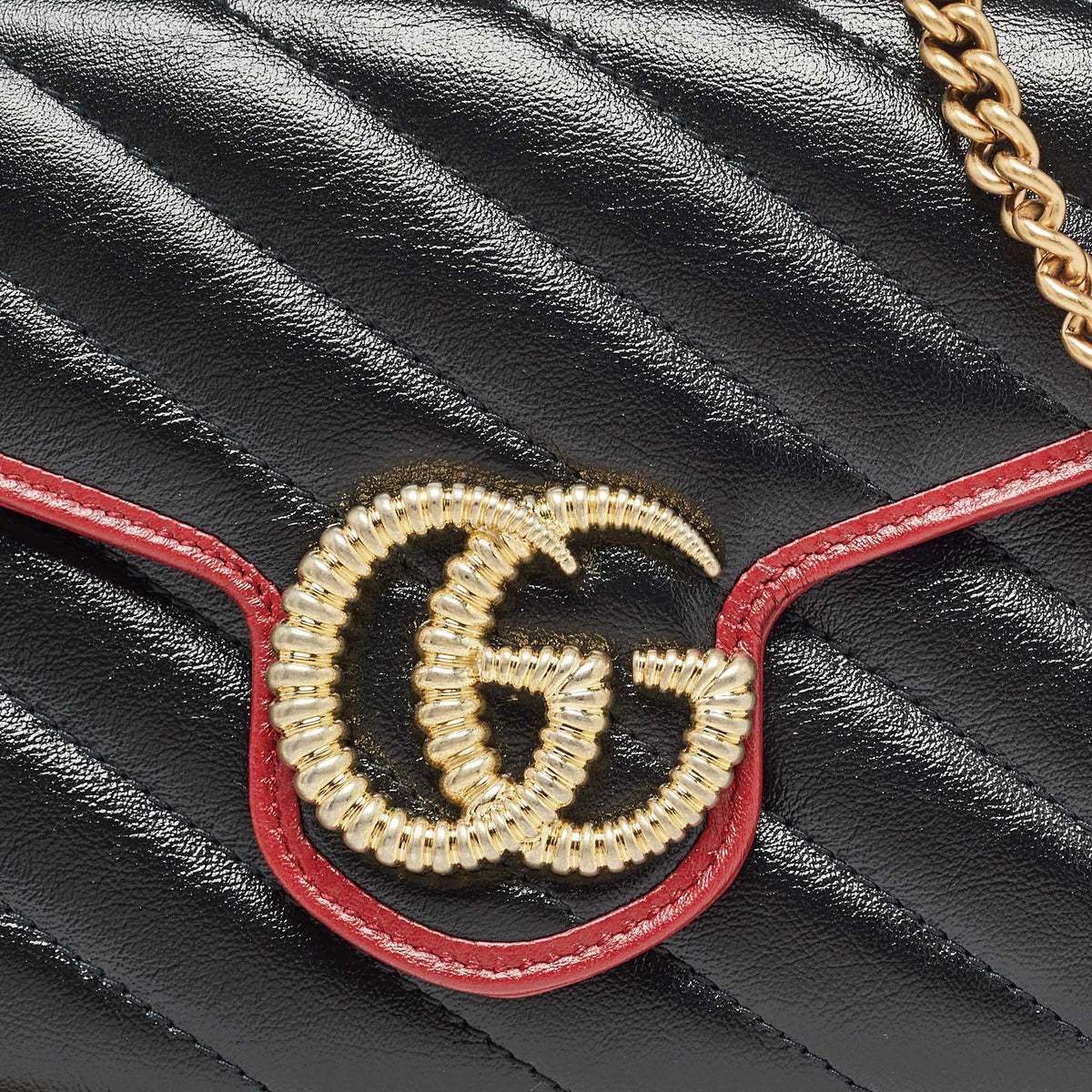 GUCCI Black/Red Diagonal Quilt Leather GG Marmont Torchon Wallet on Chain