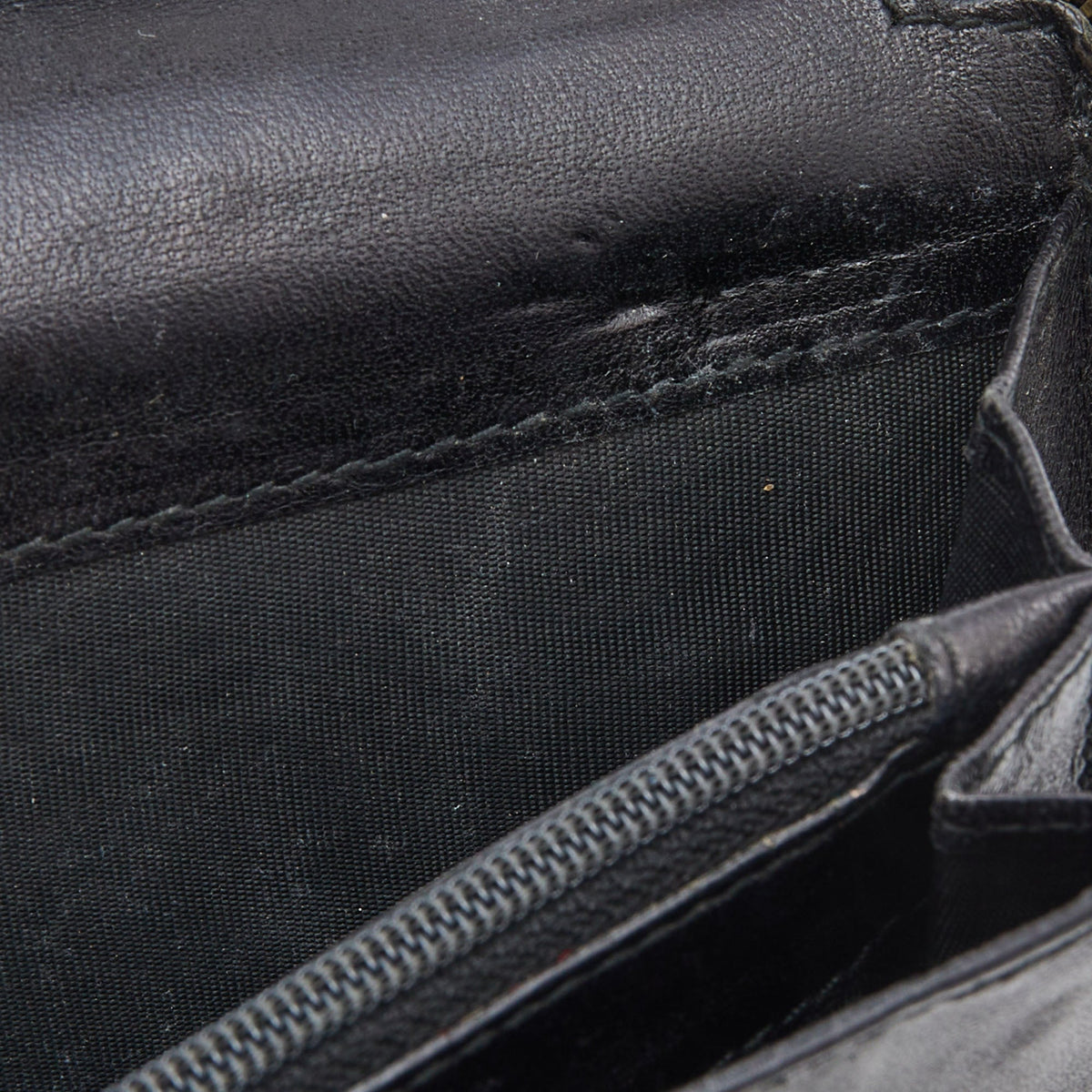 GUCCI Black ssima Leather Zip Around Continental Wallet