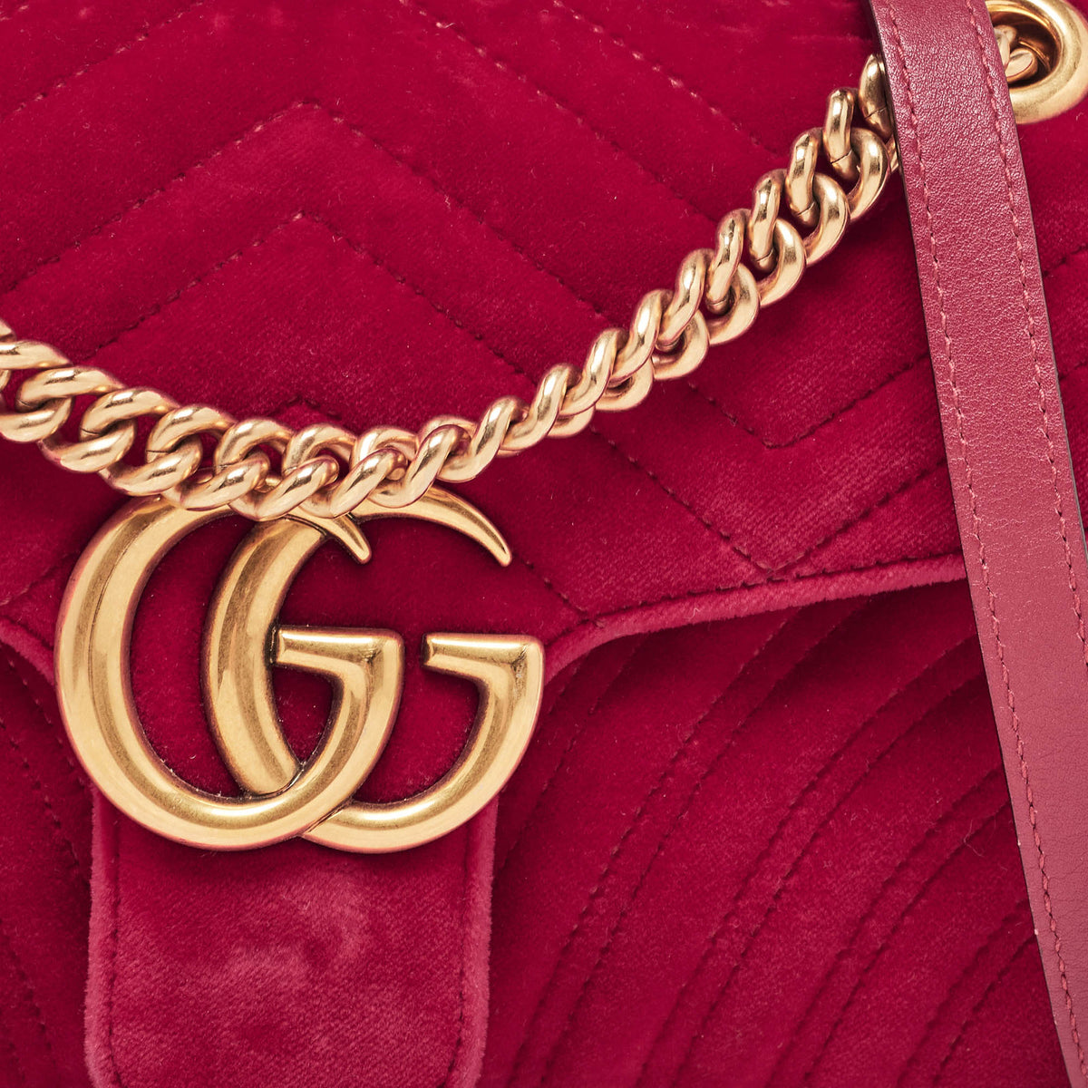 GUCCI Red Matelasse Velvet Small GG Marmont Shoulder Bag