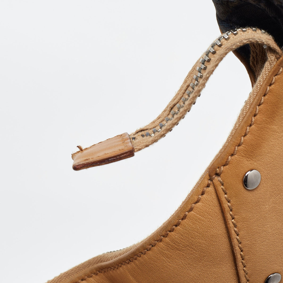 GUCCI Beige Leather Zip Hobo