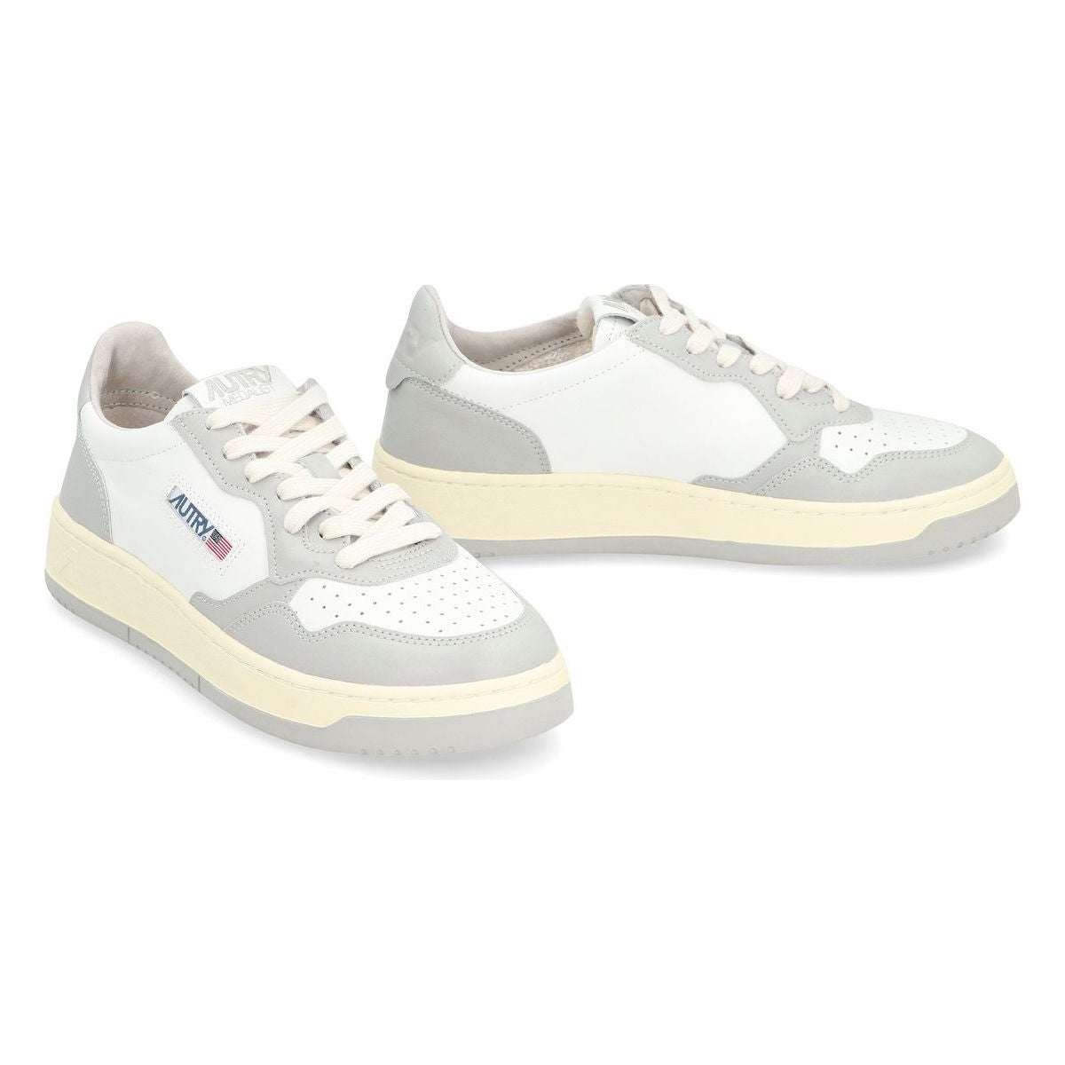 MEDALIST WHITE/GREY LEATHER TRAINER