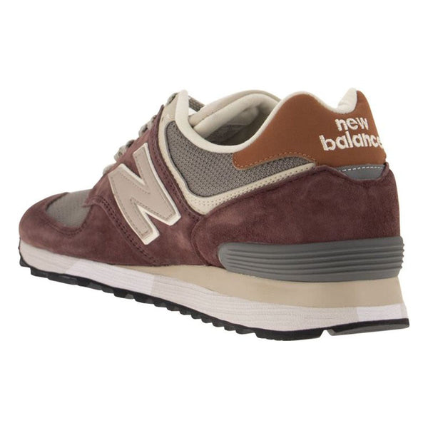 576 - SNEAKERS