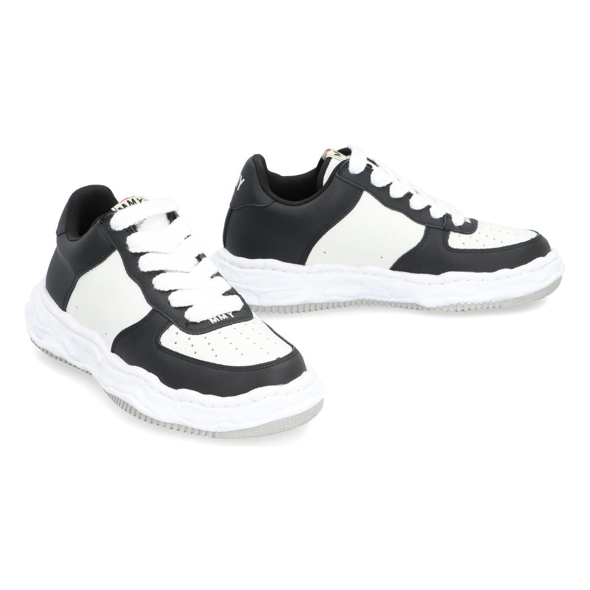 Wayne Low Top Sneakers
