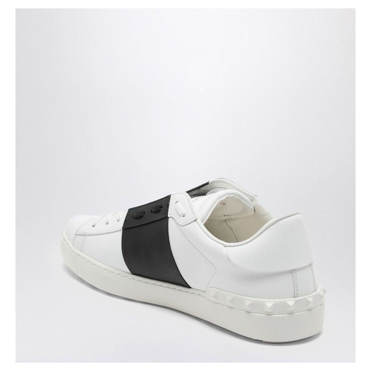WHITE/BLACK OPEN SNEAKER