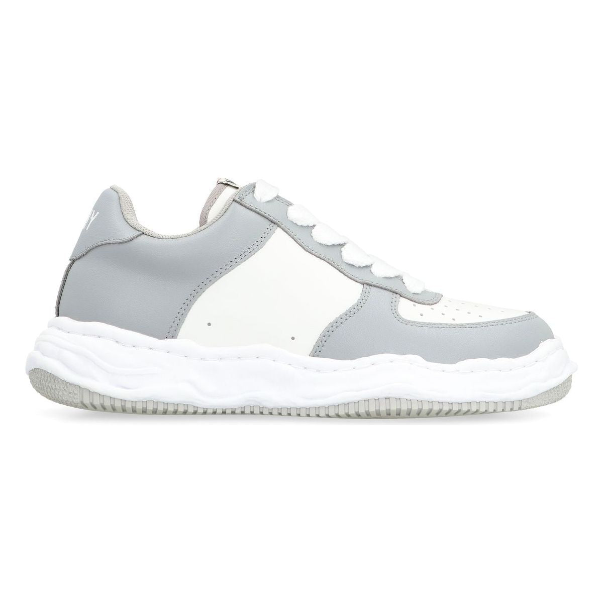 Wayne Low Top Sneakers