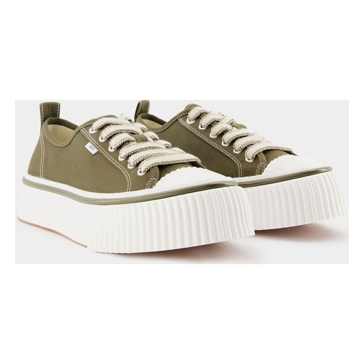 Low Top 1980 Sneakers