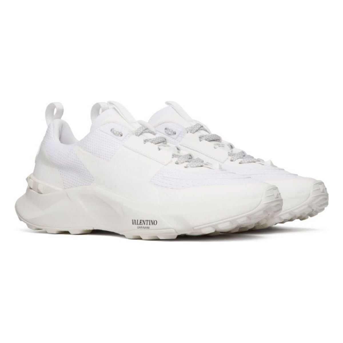 TRUE ACT SNEAKERS