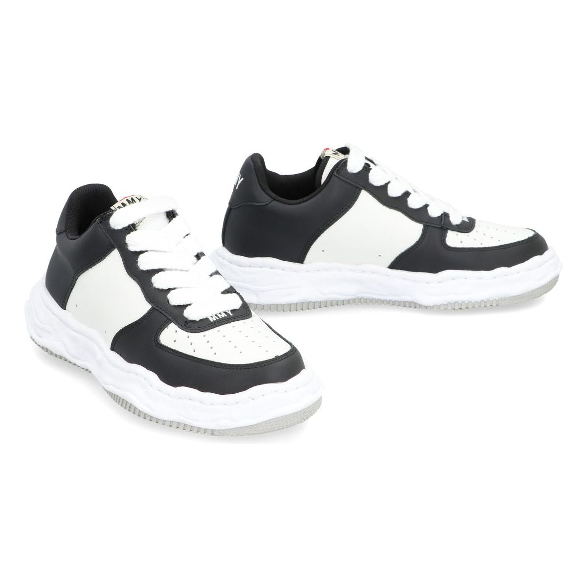 Wayne Low Top Sneakers