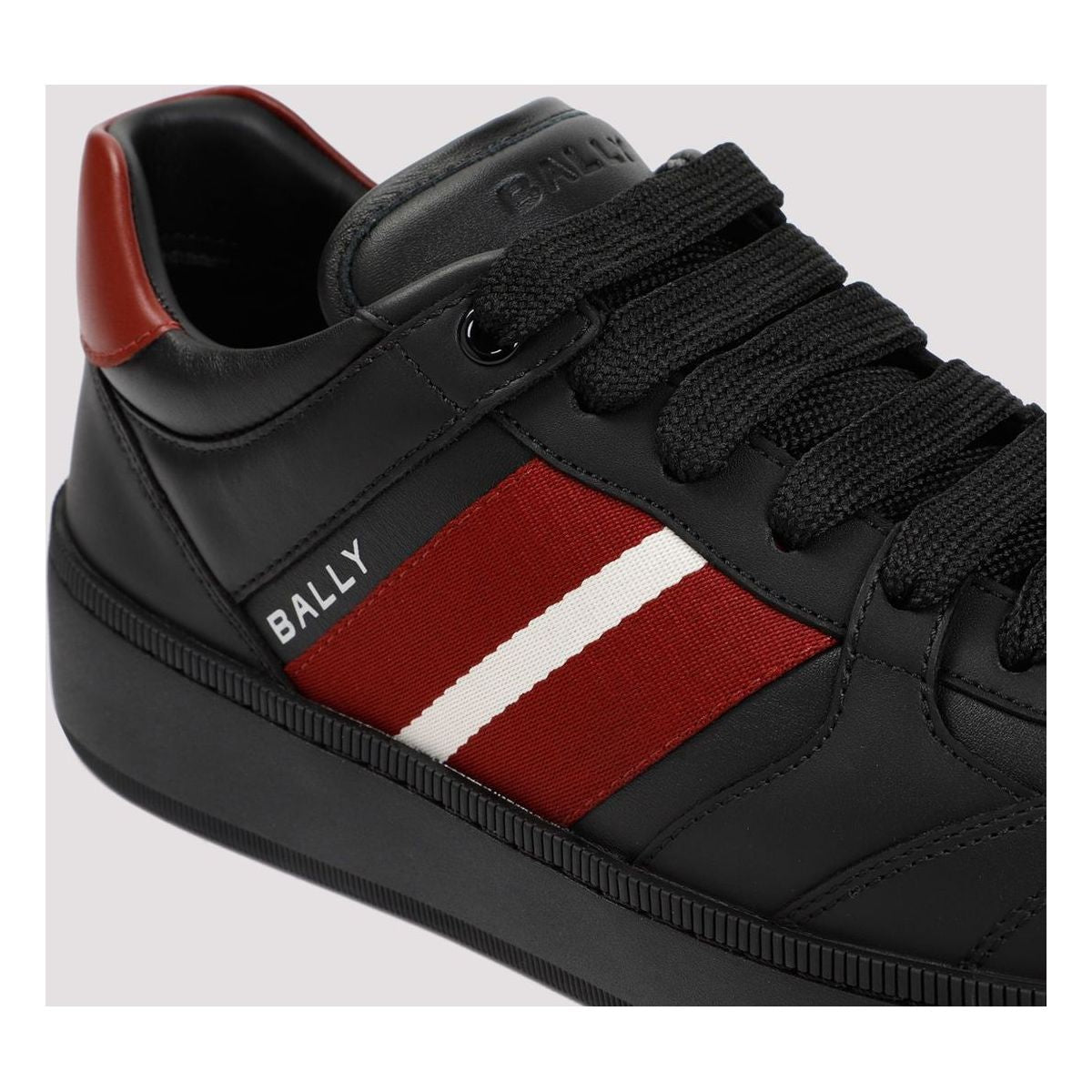 REBBY SNEAKER