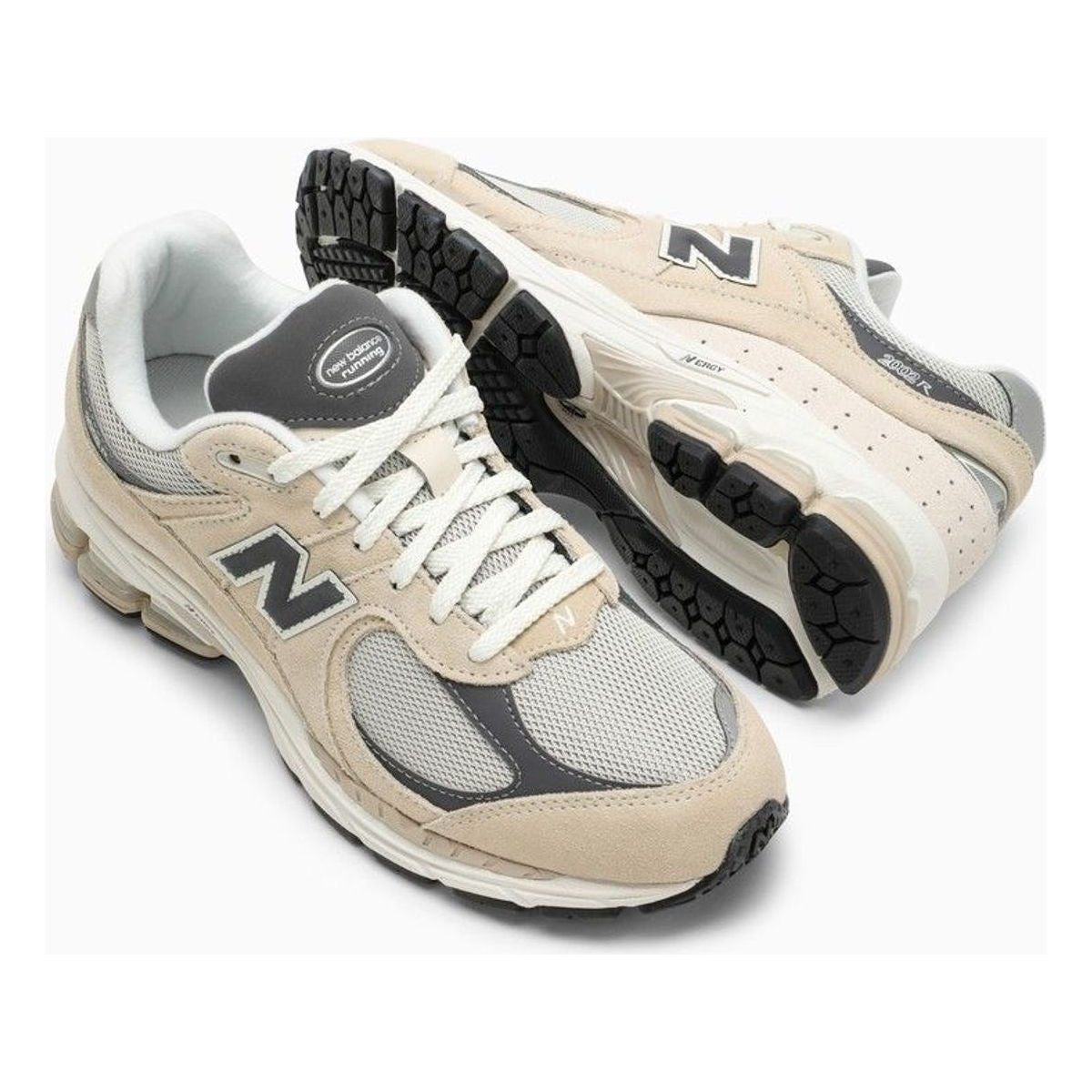 LOW M2002R SANDSTONE SNEAKERS
