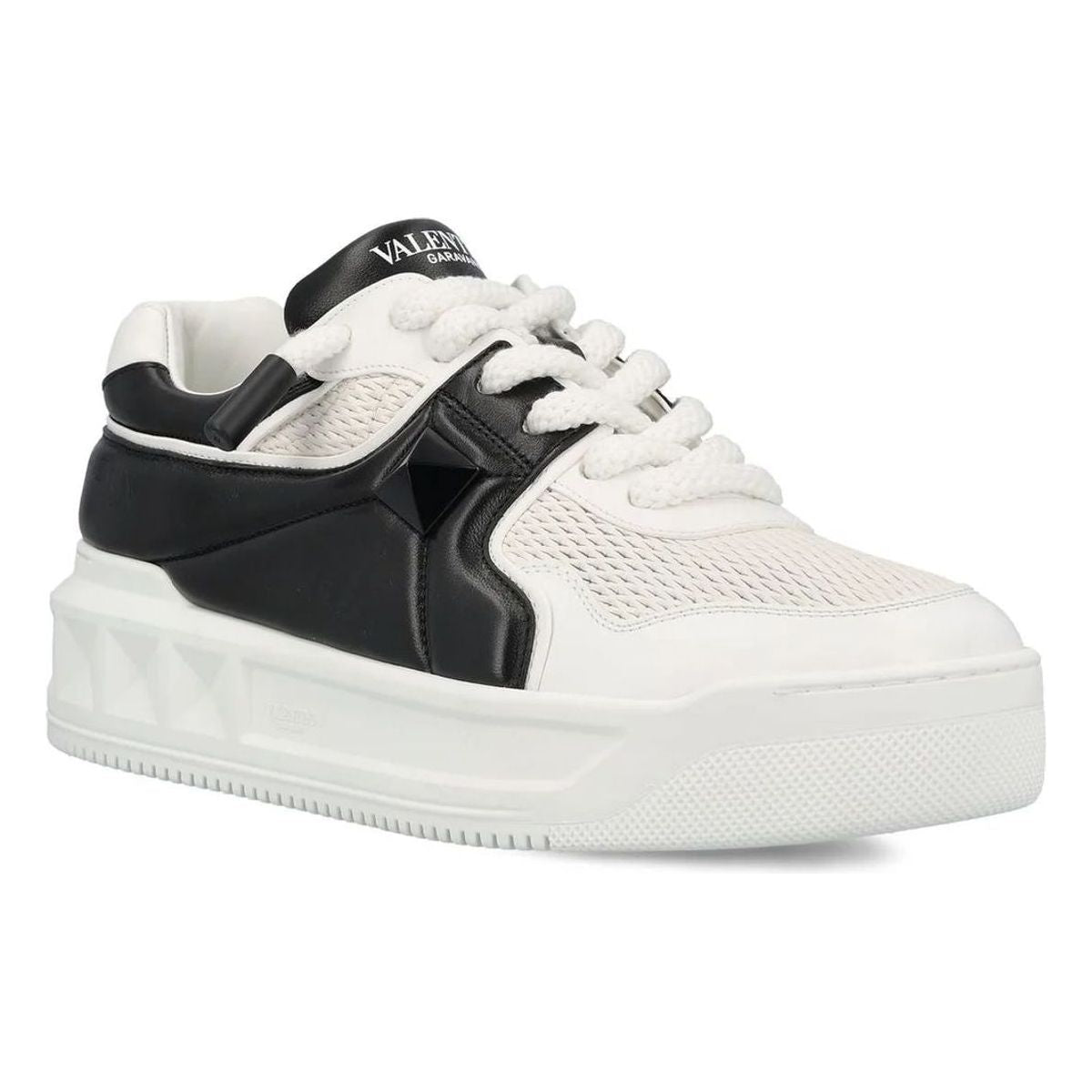 LOW-TOP ONE STUD WHITE/BLACK MESH AND NAPPA TRAINER