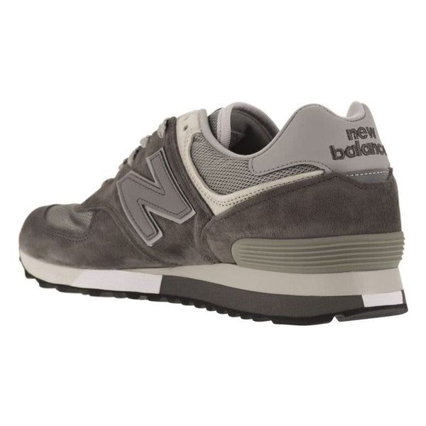 576 - SNEAKERS