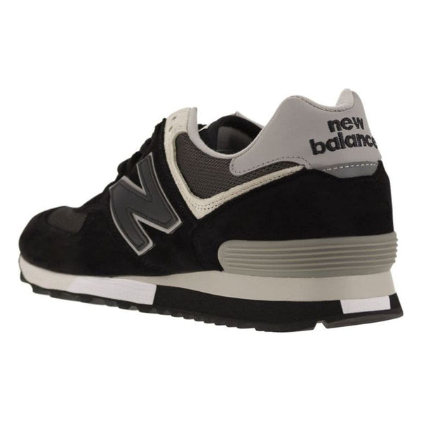 576 - SNEAKERS