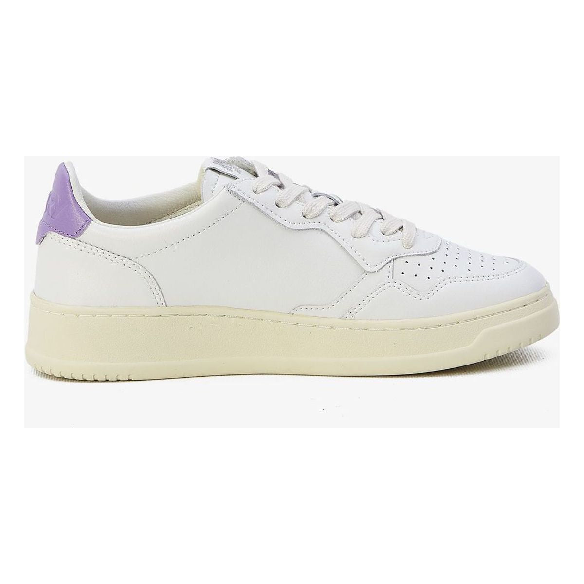 MEDALIST SNEAKERS