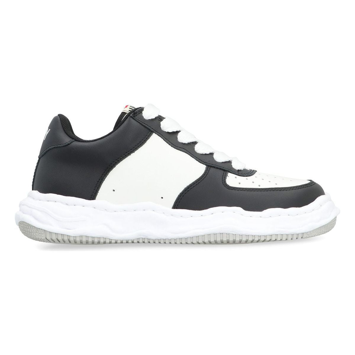 Wayne Low Top Sneakers