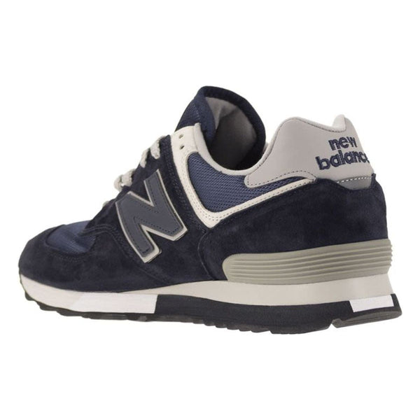 576 - SNEAKERS