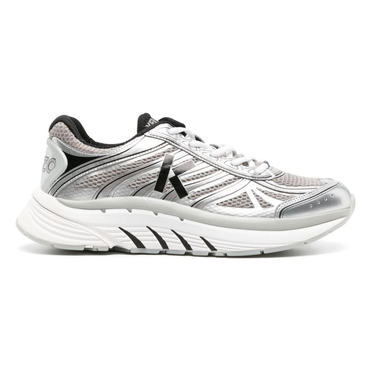 LOW TOP SNEAKER