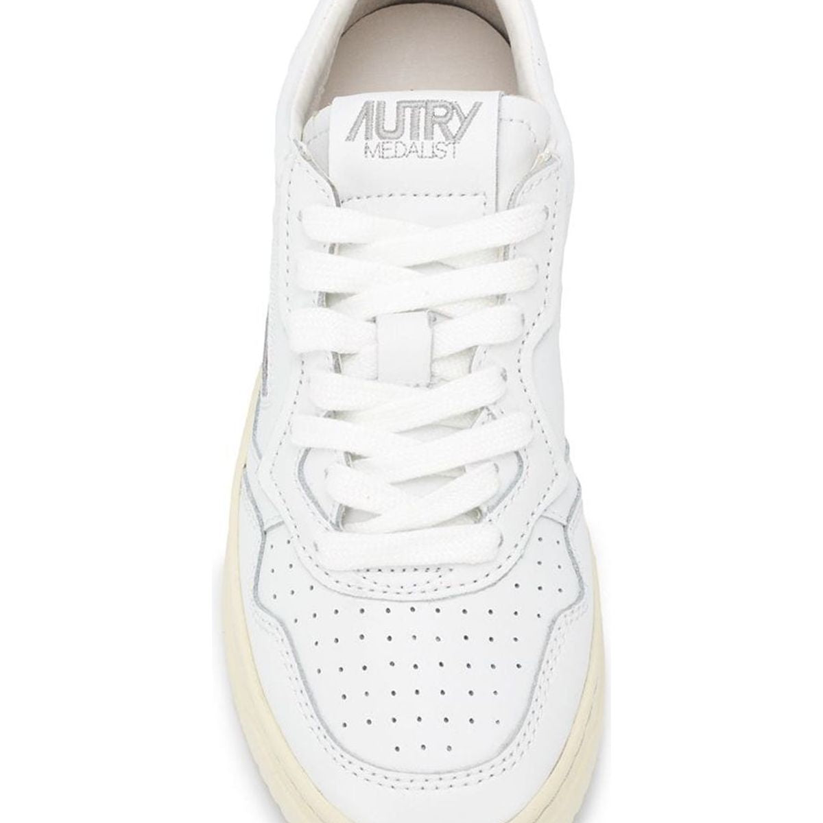 MEDALIST SNEAKERS