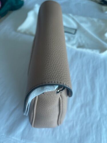 Gucci Soho Camelia Rose Beige Light Tan Leather shoulder bag Crossbody Italy New