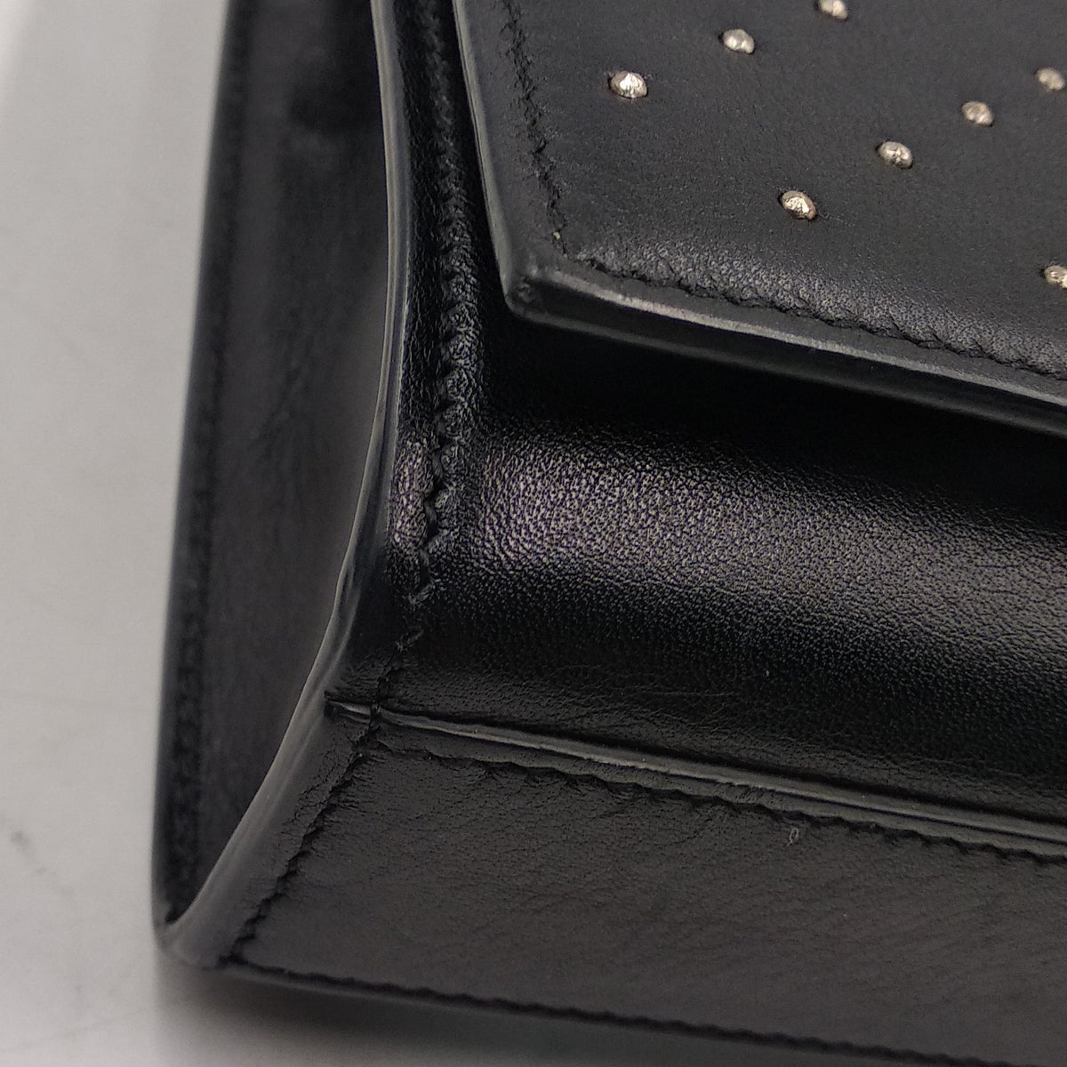 Studded Monogram Medium Kate Black