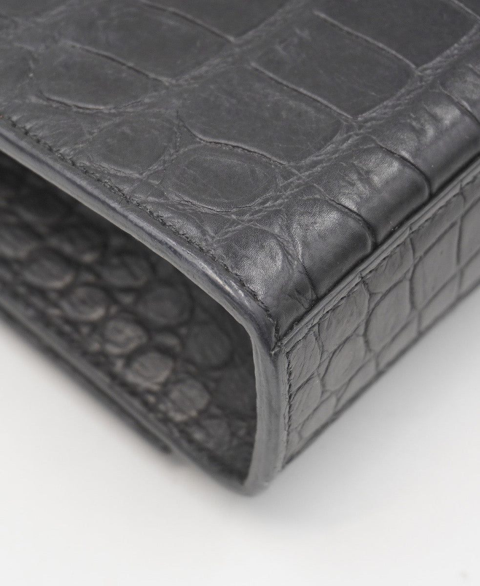 Medium Embossed Monogram Classic Kate Black